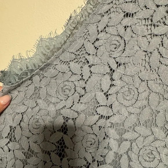 Elegant Lace Sleeveless Top - Blue Gray - Picture 2 of 4